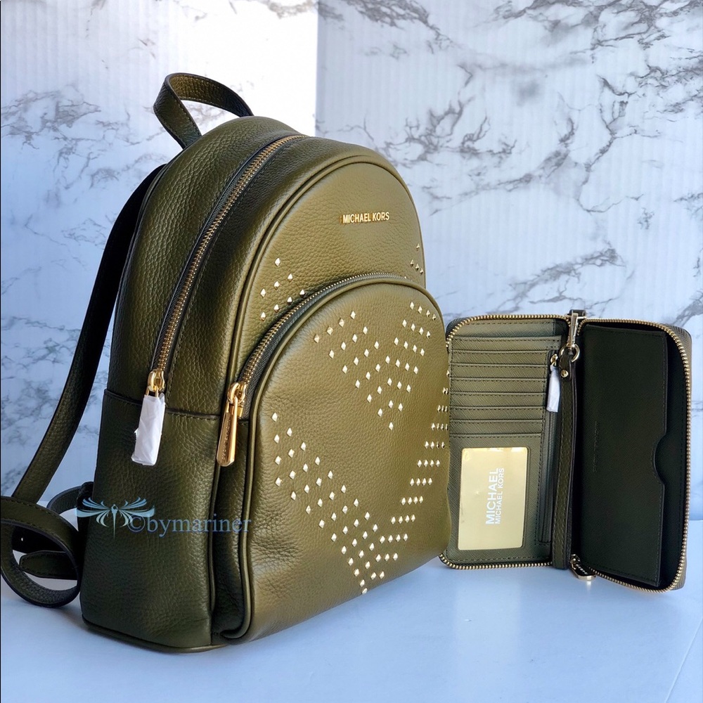 🍀 Michael Kors Abbey Studded Backpack Wallet Set - Picture 2 of 8